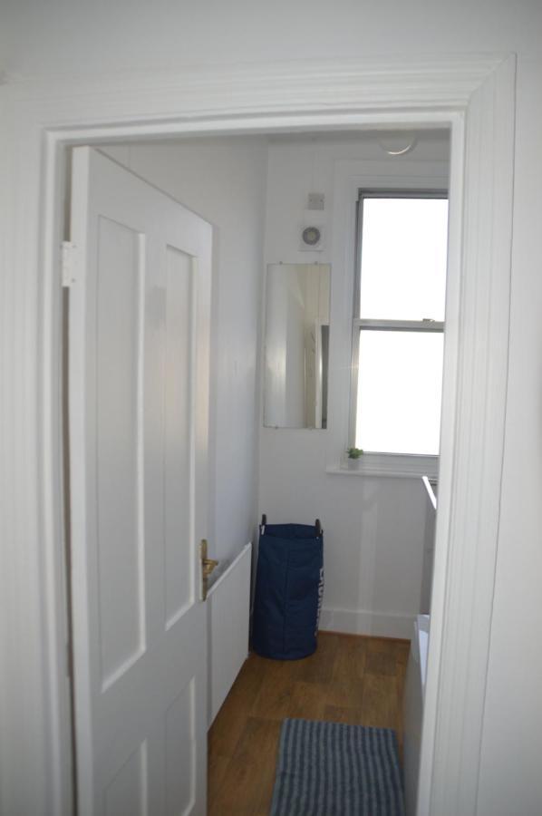 Two Bedroom Apartment In ลอนดอน ภายนอก รูปภาพ