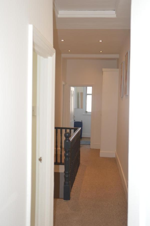 Two Bedroom Apartment In ลอนดอน ภายนอก รูปภาพ